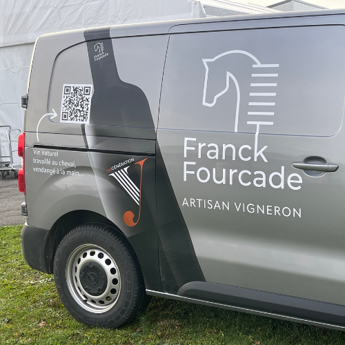 Le vigneron Franck Fourcade donne un accès pour les professionnels du vin